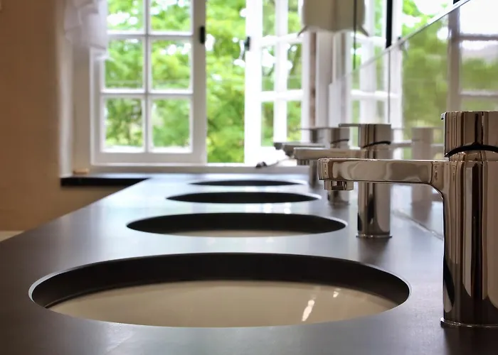 شباب إلتيرووتر